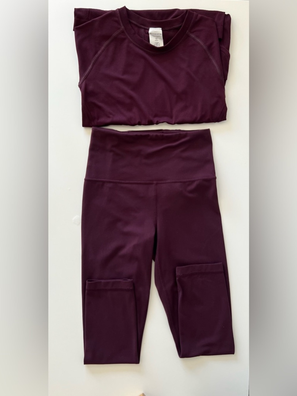 Athleta set XXS momentum top and elation ultra high rise capri - spiced Cabernet